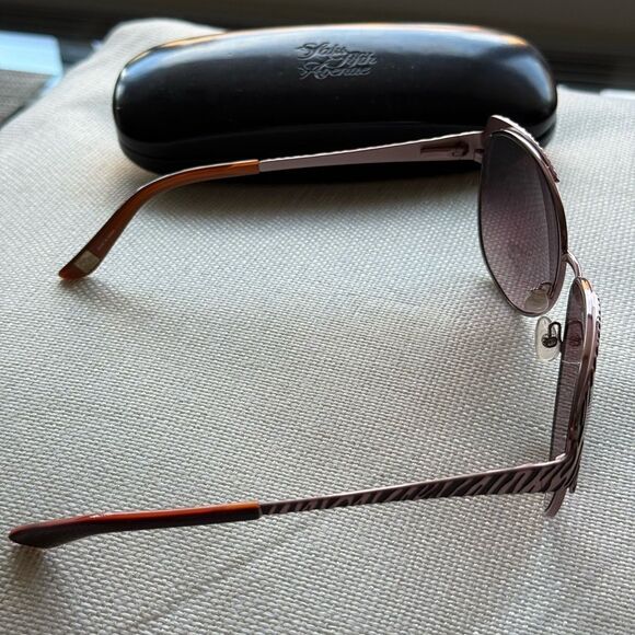 NWOT Saks Fifth Ave Sunglasses & Hard Case. - Picture 5 of 7